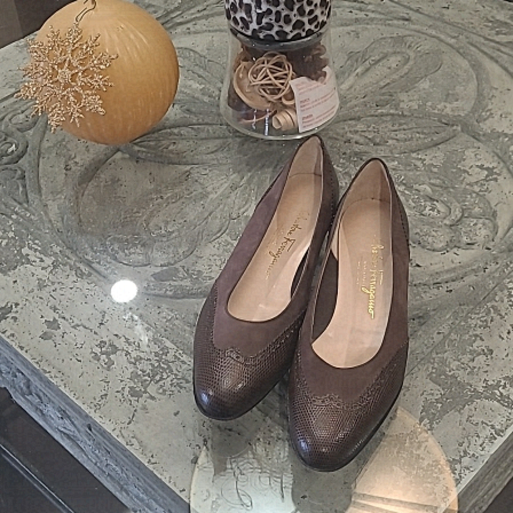SALVATORE FERRAGAMO LEATHER FLATS SHOES SIZE 9